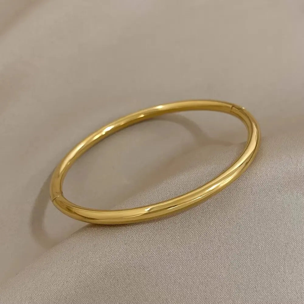Aurelia Gold Zircon Bracelet – Signature Luxury Edition