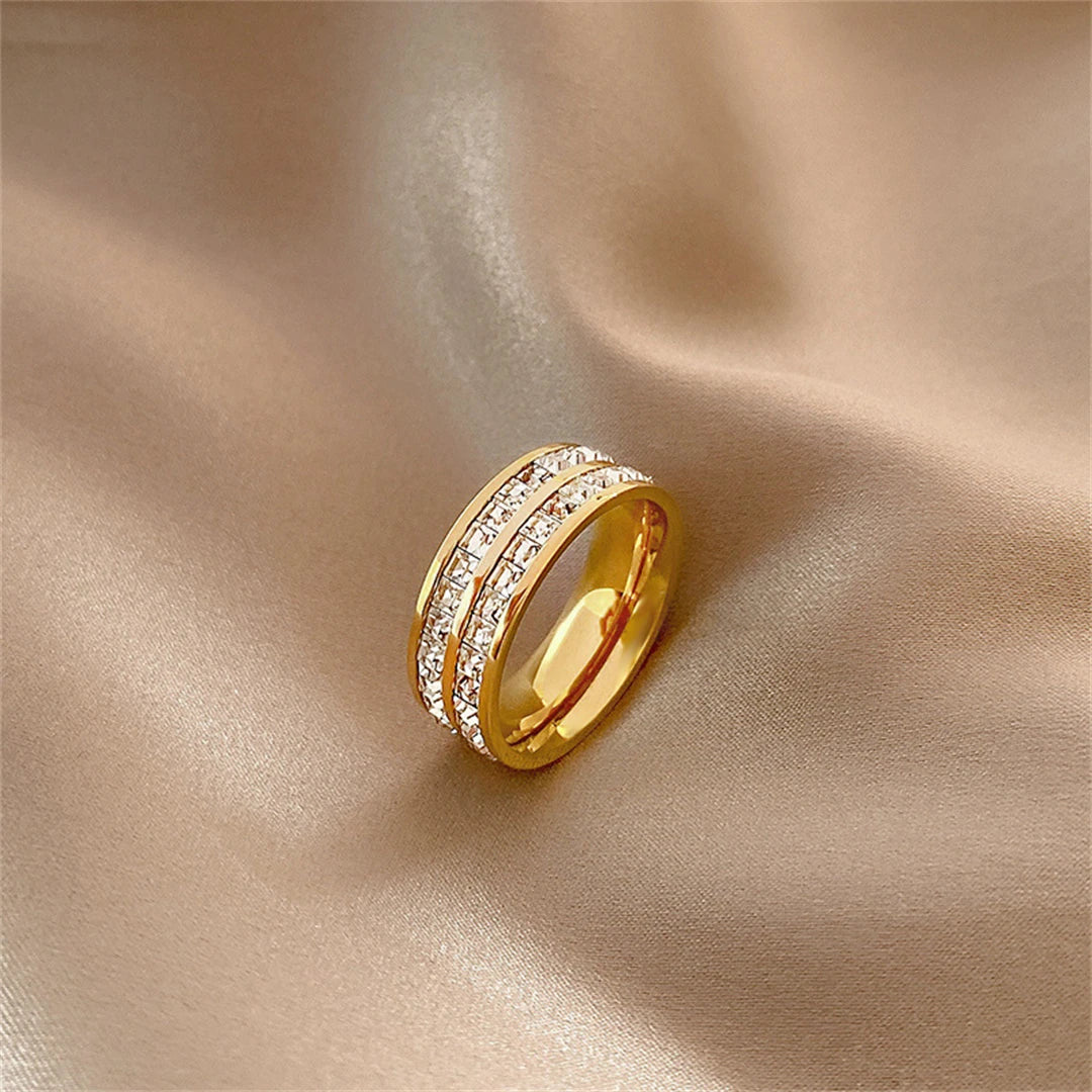 relia Royale — Rose Gold Crystal Halo Ring | Timeless Elegance