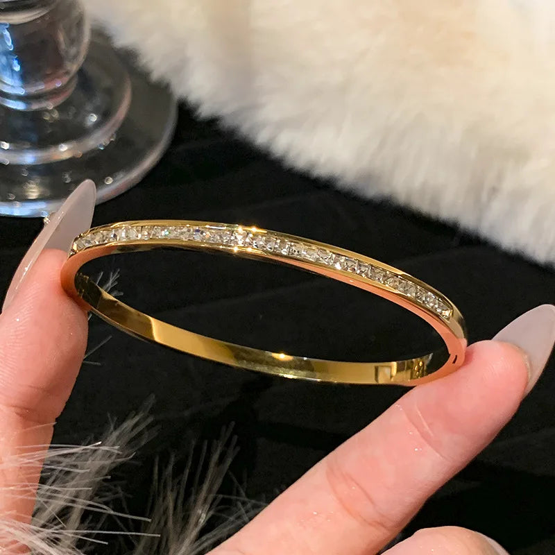 Aurelia Gold Zircon Bracelet – Signature Luxury Edition